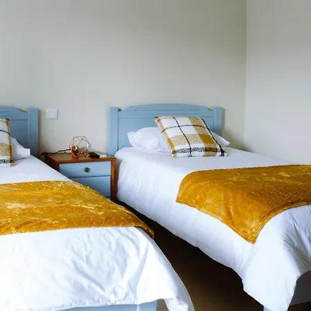 Cova De Lobo Guest house Batalha